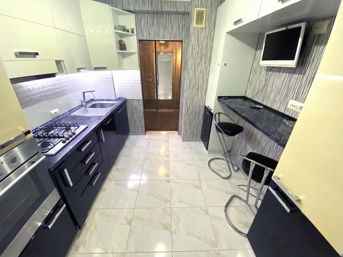 Bright Luxury Apartment Near Center 基希讷乌 外观 照片