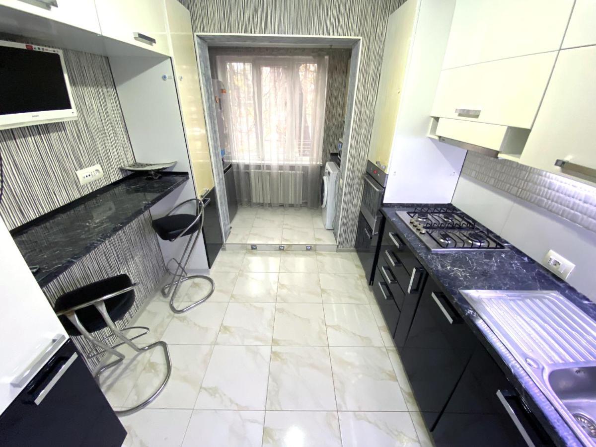 Bright Luxury Apartment Near Center 基希讷乌 外观 照片