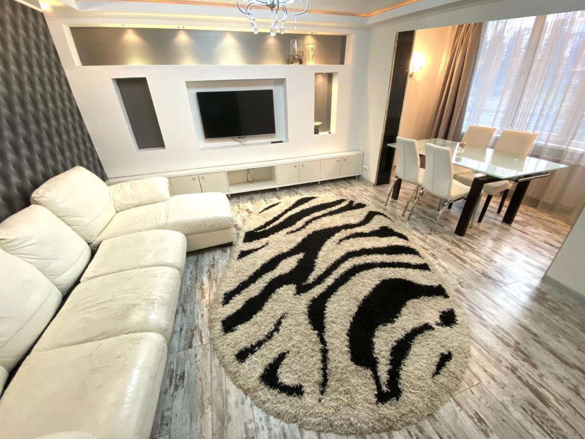 Bright Luxury Apartment Near Center 基希讷乌 外观 照片