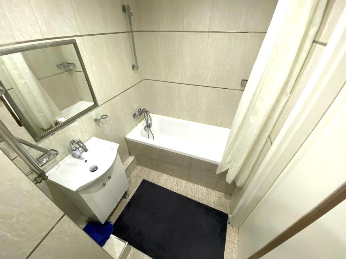 Bright Luxury Apartment Near Center 基希讷乌 外观 照片